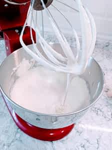 la masa final del mejor pastel tres leches es muy espumosa