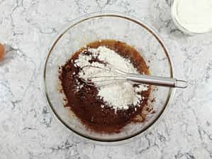 añadir ingredientes secos