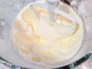 el glaseado americano terminado en el tazón