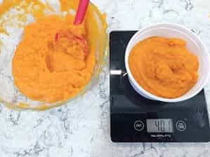 un tupper en una báscula