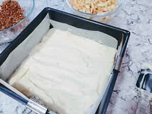 el relleno de cheesecake esparcido