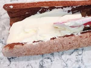 rellenando el bizcocho