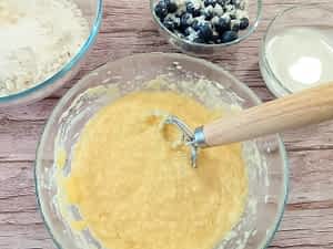 la masa después de combinar los huevos