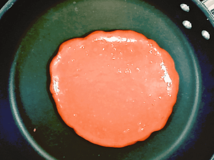 cocer el primer lado del panqueque