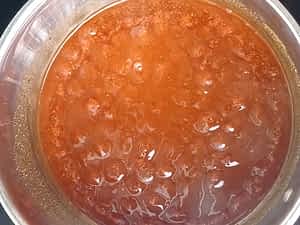 los ingredientes hirviendo en la olla