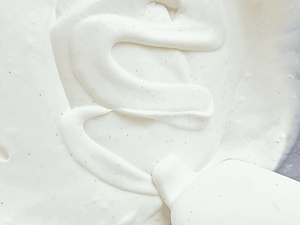 la textura espesa de la mezcla preparada para congelar