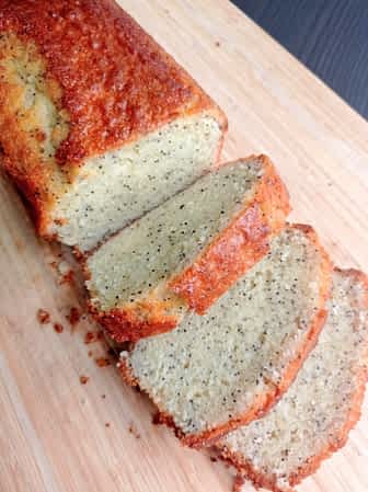 trozos de bizcocho de amapola