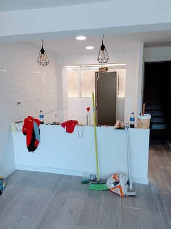 cocina americana con azulejo metro