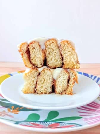 vista adentro de un cinnamon roll