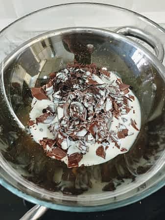 baño maria para derretir chocolate con nata