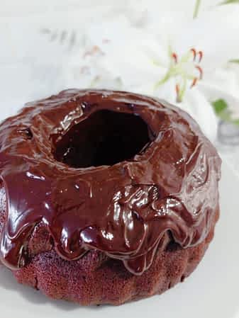 bizcocho de chocolate en forma Bundt