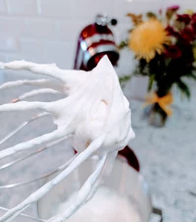 nata montada en una batidora