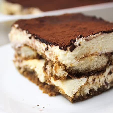 vista de las capas del tiramisu fácil