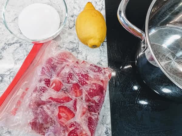 ingredientes para hacer salsa de fresas casera
