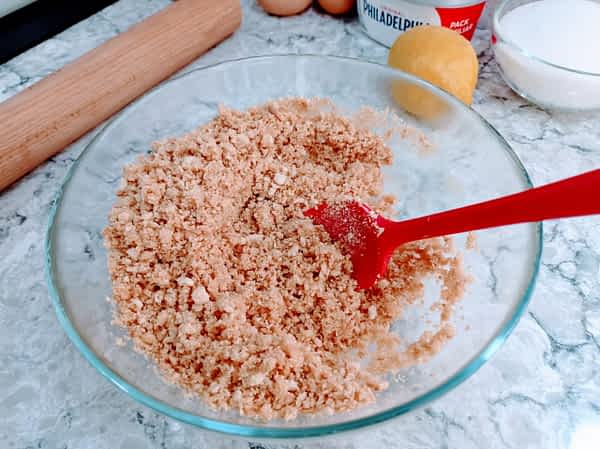 los ingredientes de la base parecen arena húmeda