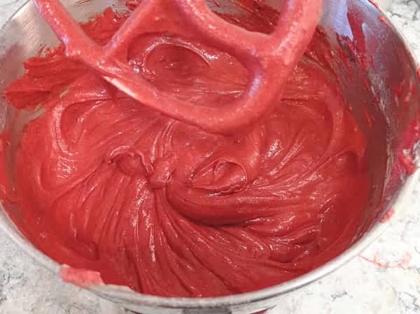 Qué bonita es la masa terminada! la masa final de la mejor tarta red velvet americana