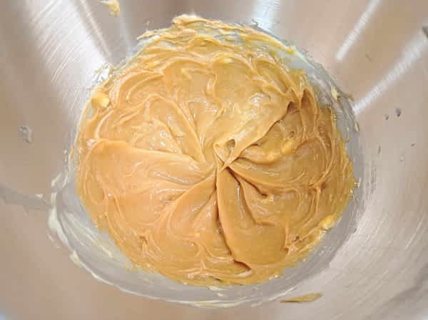 mantequilla y mantequilla de maní mezclados