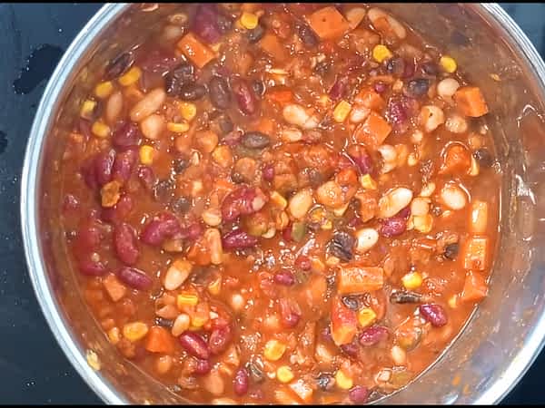 chili vegetariano terminado