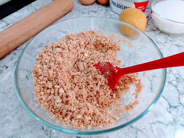 los ingredientes de la base parecen arena húmeda