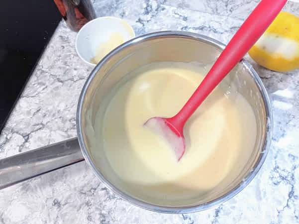 vista de arriba de la olla con las natillas terminadas