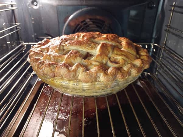 pay de manzana en el horno