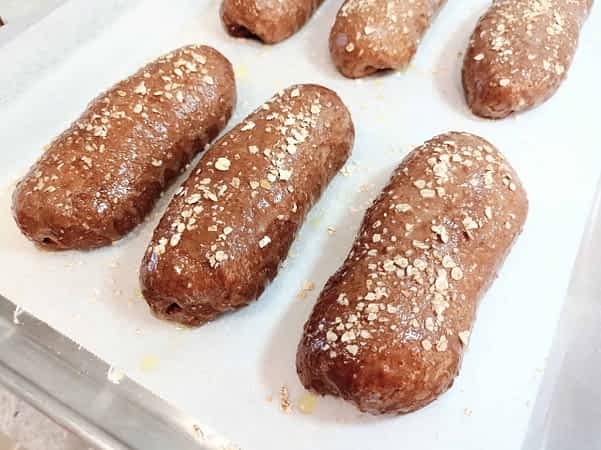 pan integral leudando en la bandeja