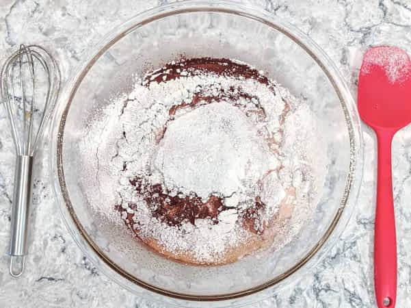 todos los ingredientes en el tazón