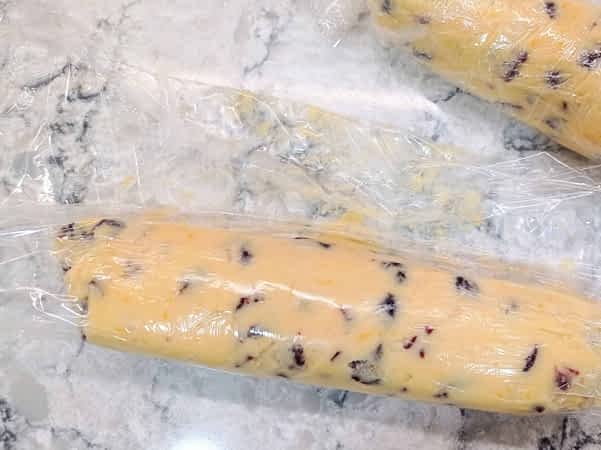 la masa envuelta en plástico