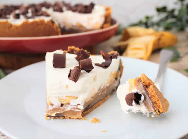 trozo de pay de plátano y dulce de leche