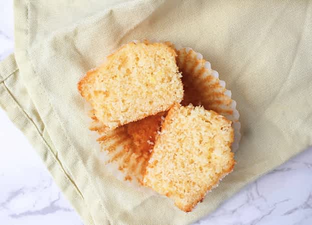 la miga y textura adentro de las magdalenas