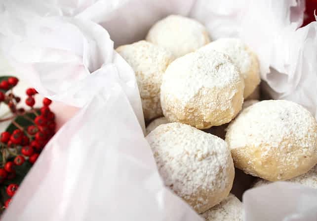 galletas de nuez en una caja para regalar