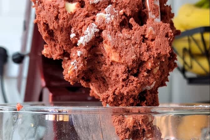 la masa terminada con chocolate blanco y harina