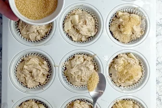 masa en las cavidades del molde