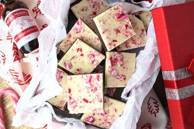 peppermint bark en una caja