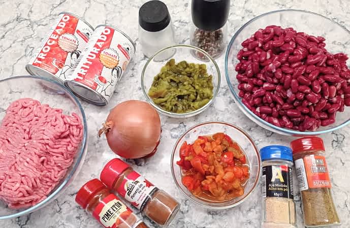 los ingredientes para hacer chili americano