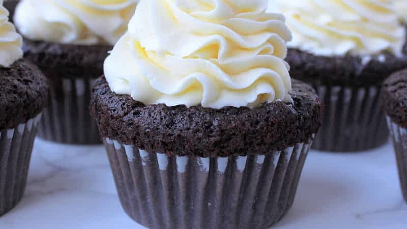 vista de cerca de cupcakes de chocolate